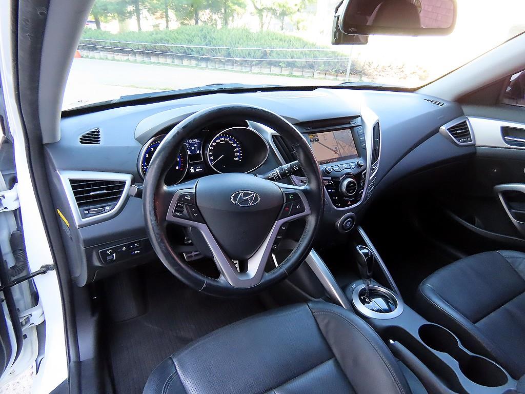 Hyundai Veloster — photo 07