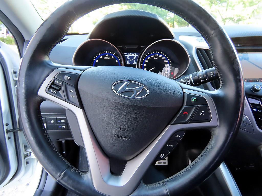 Hyundai Veloster — photo 08