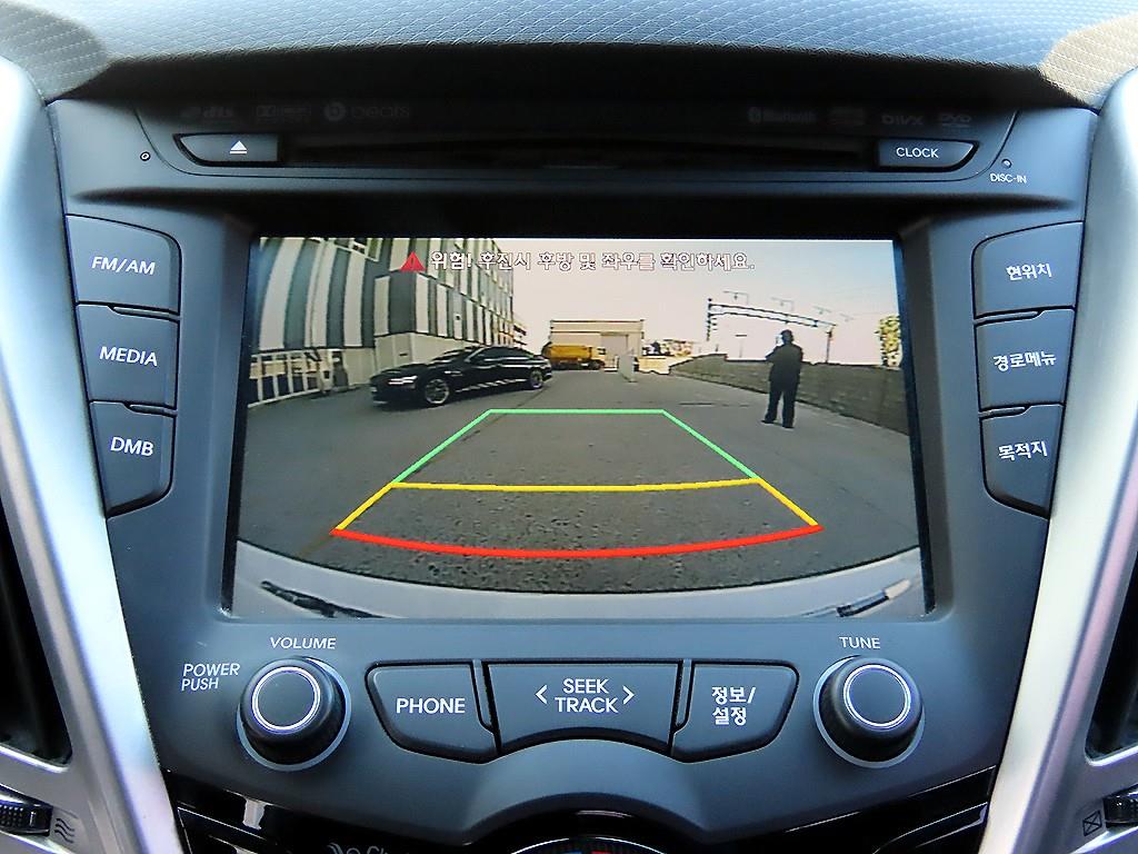 Hyundai Veloster — photo 15