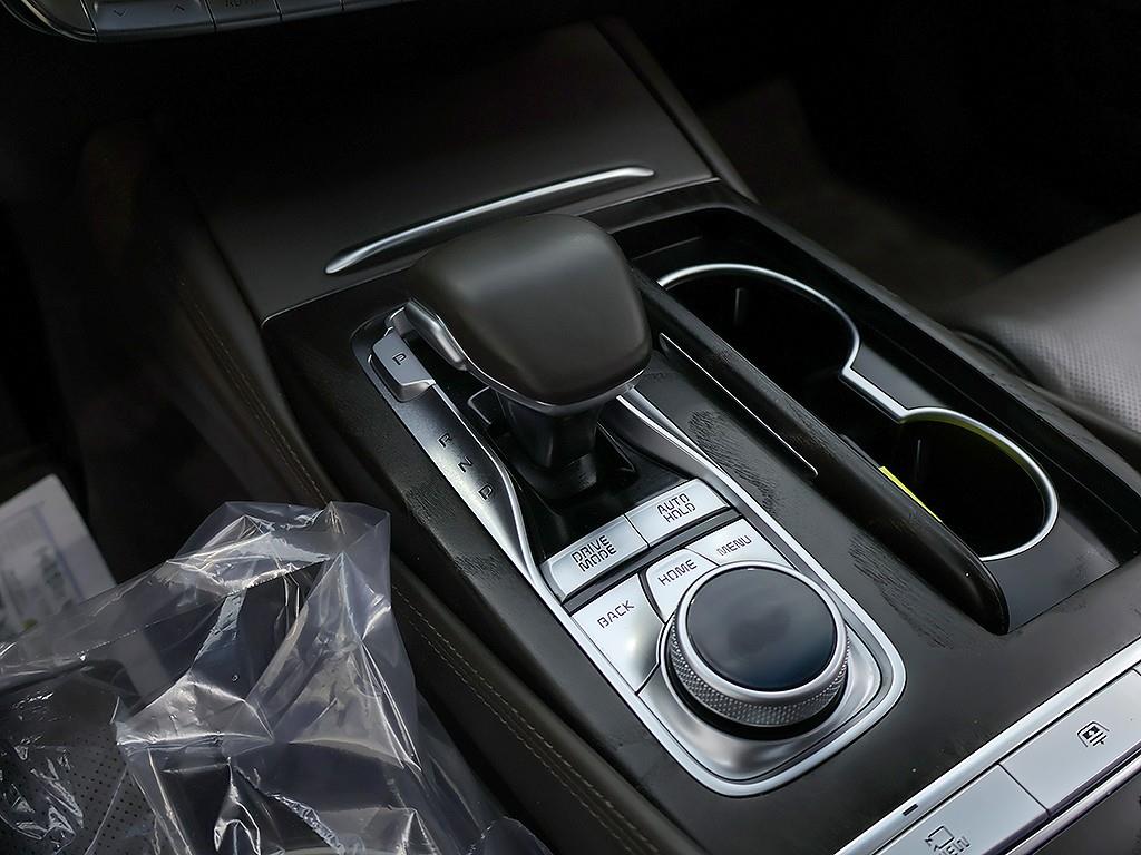 Kia K9 — photo 10