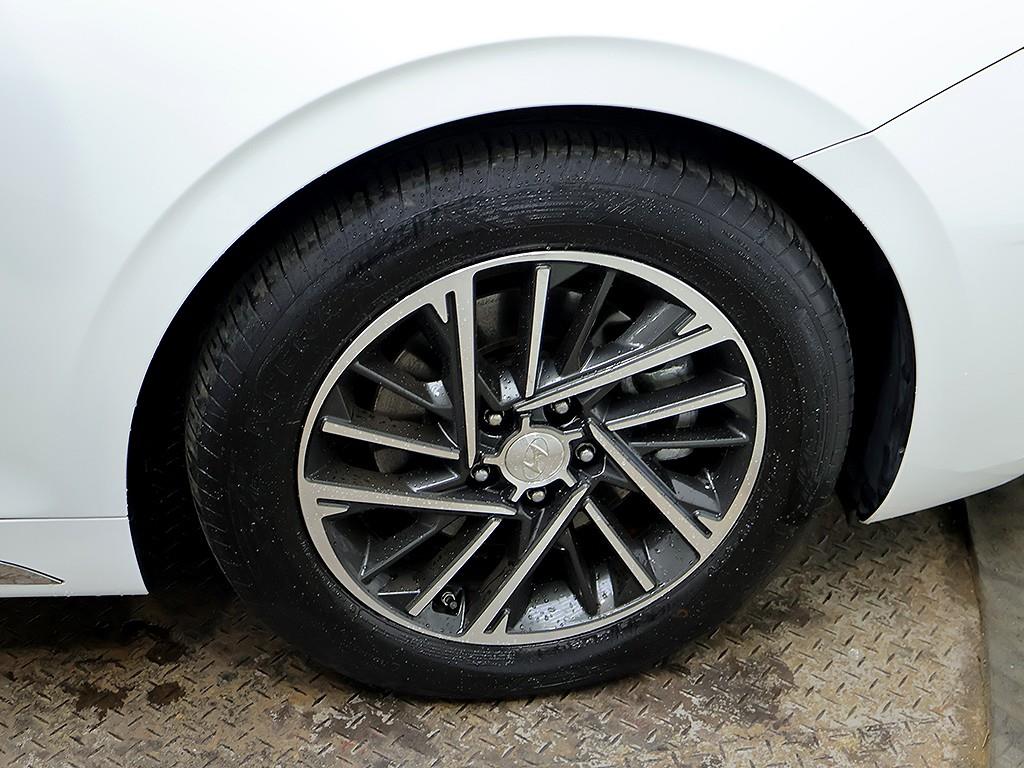 Hyundai Grandeur — photo 08