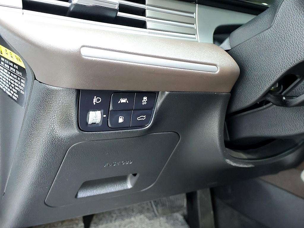 Hyundai Grandeur — photo 13