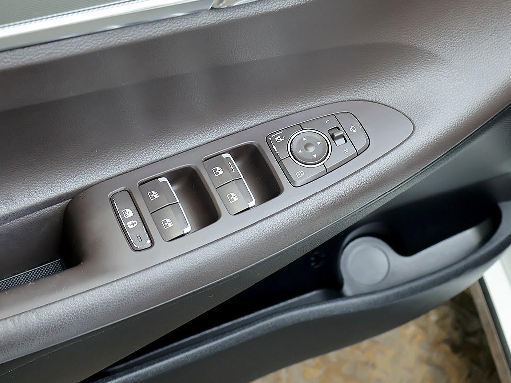Hyundai Grandeur — photo 16