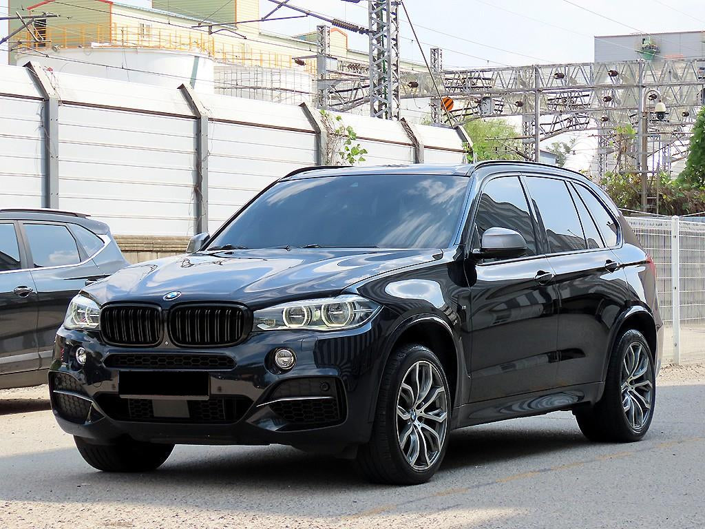 BMW X5 — photo 02