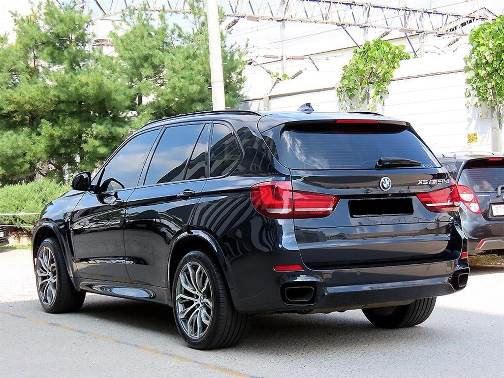BMW X5 — photo 03