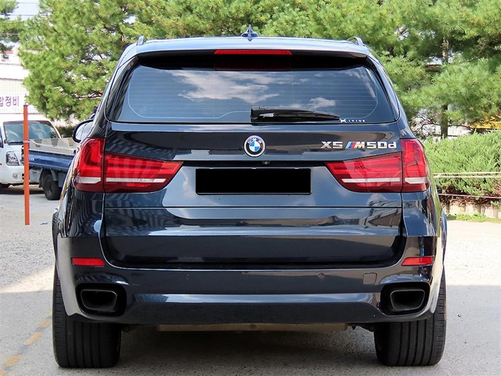 BMW X5 — photo 04