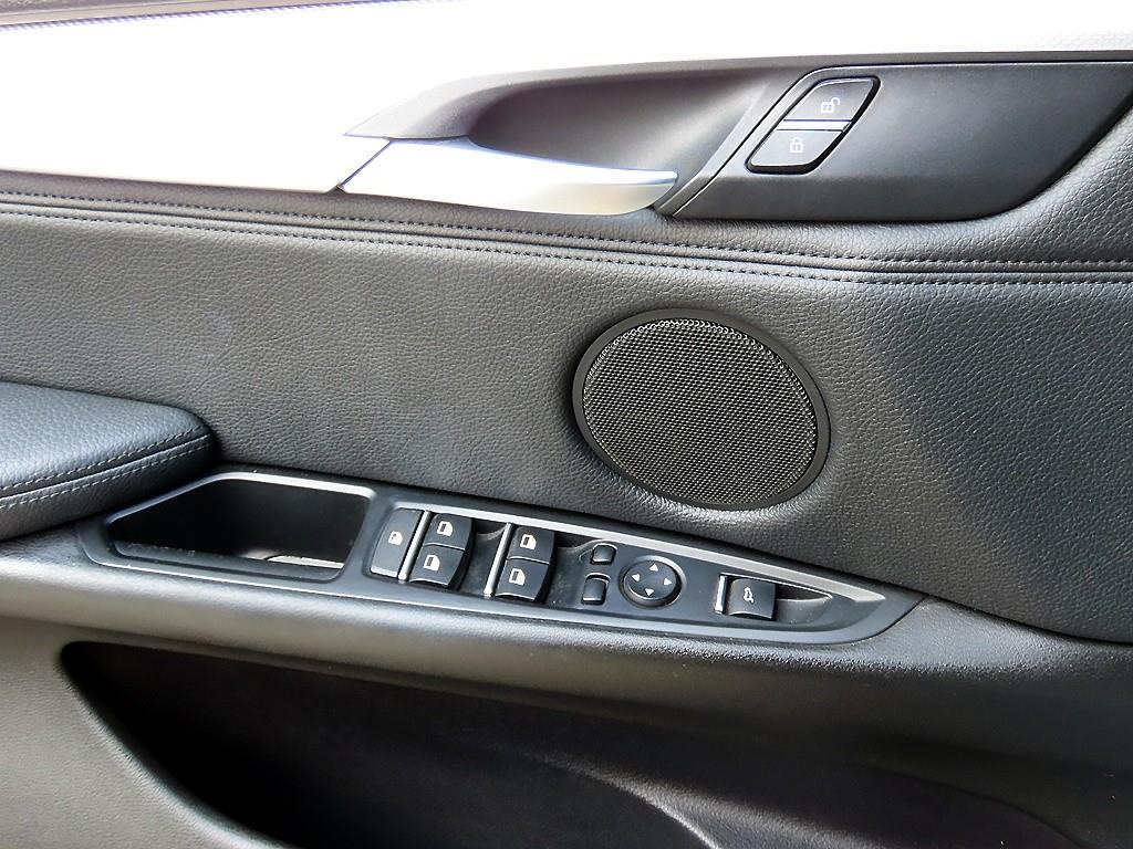 BMW X5 — photo 12