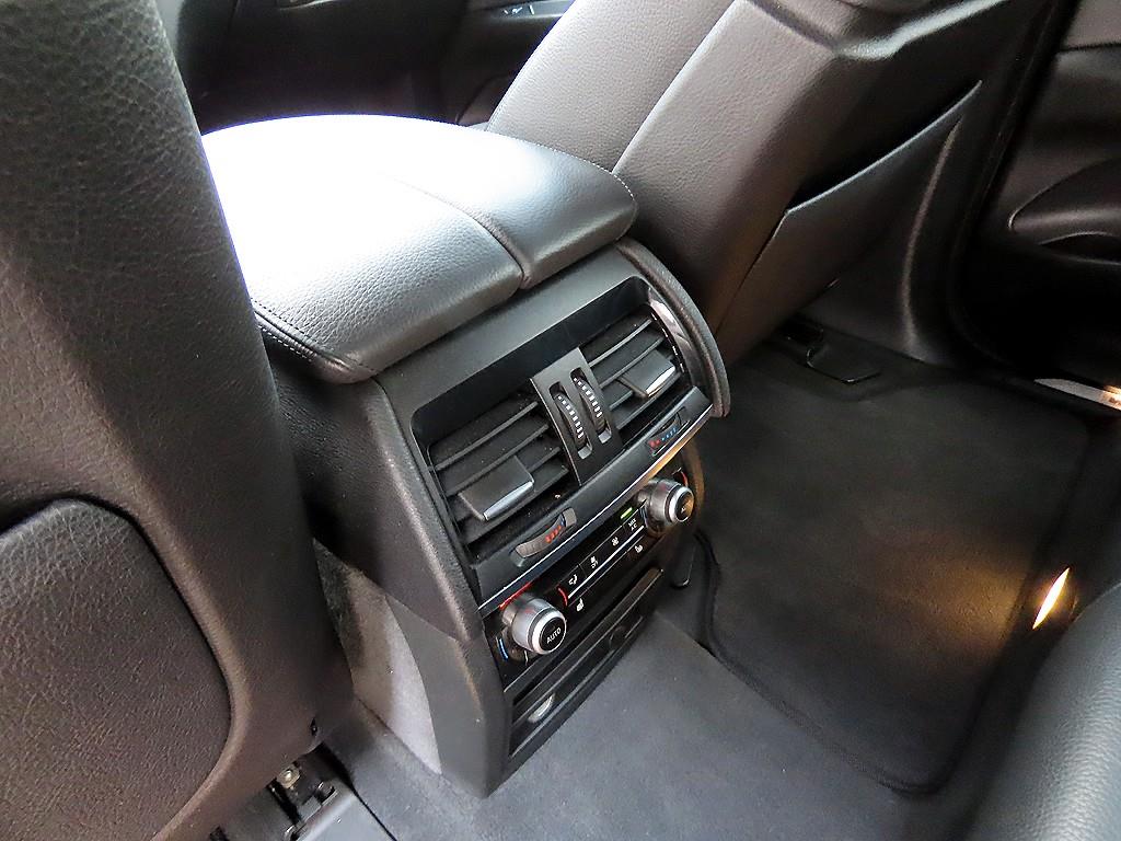 BMW X5 — photo 16