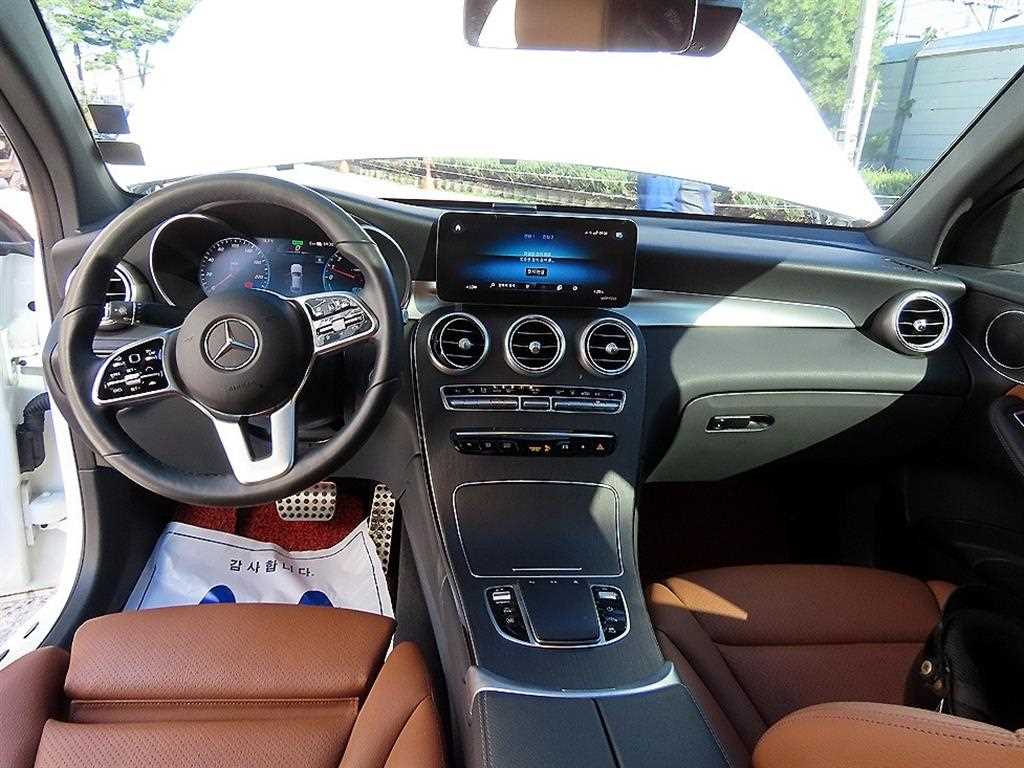 Mercedes-Benz GLC-Class — photo 07