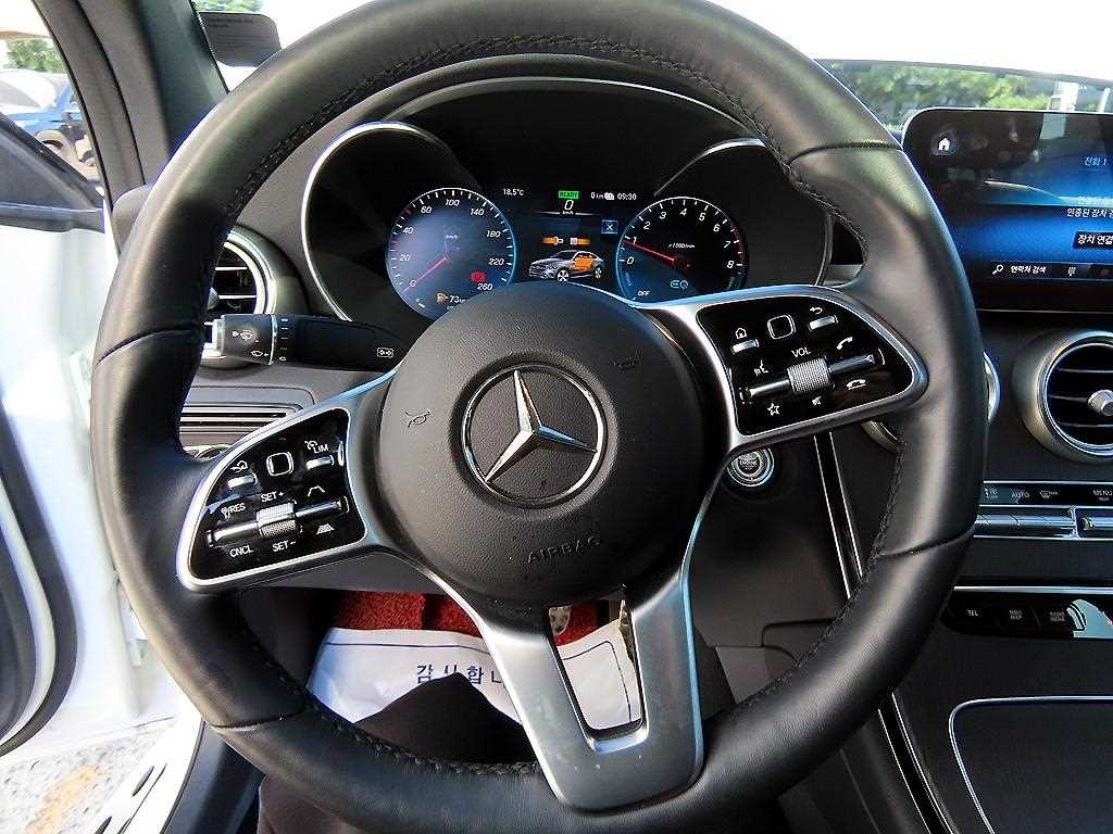 Mercedes-Benz GLC-Class — photo 08