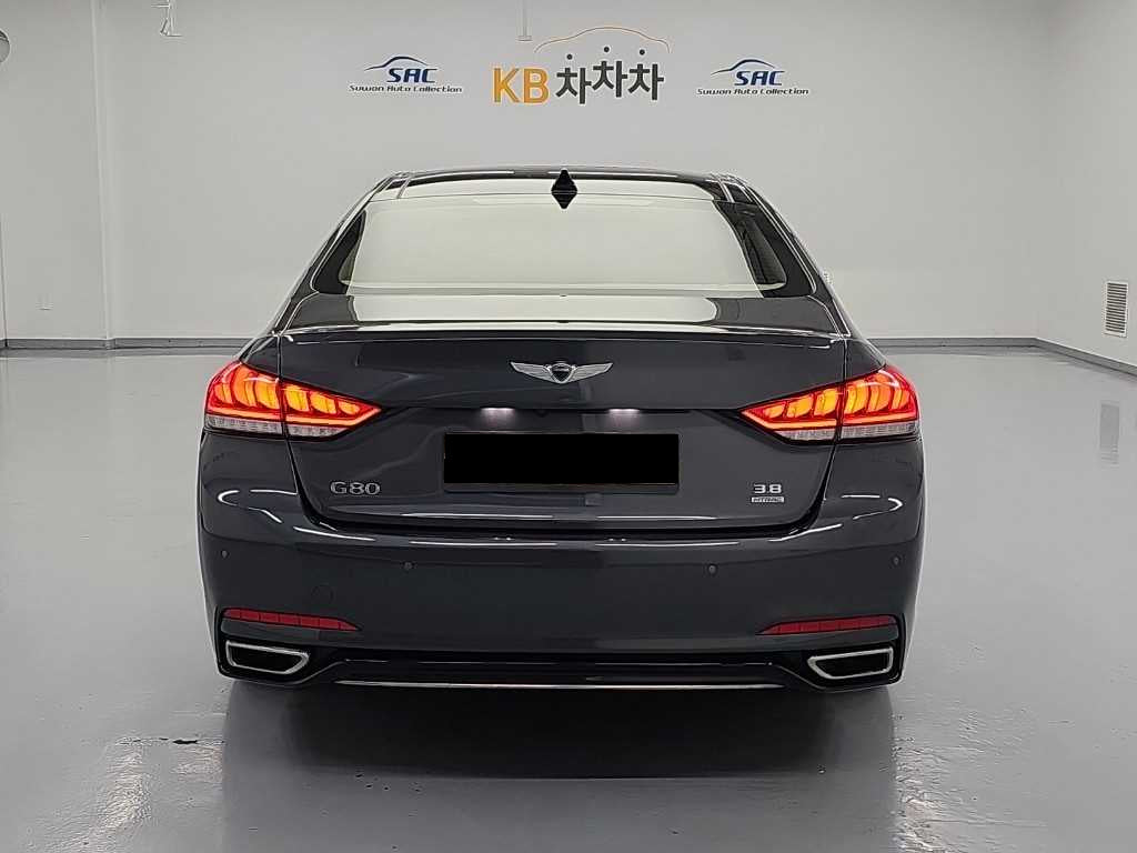 Genesis G80 — photo 03