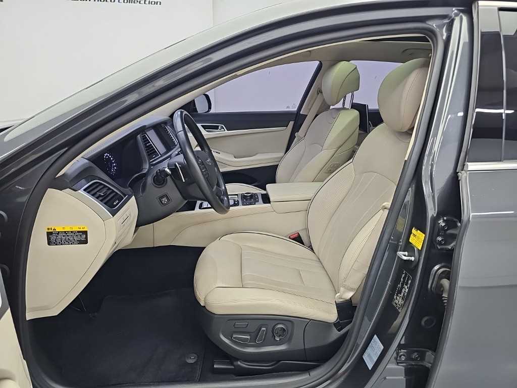 Genesis G80 — photo 11