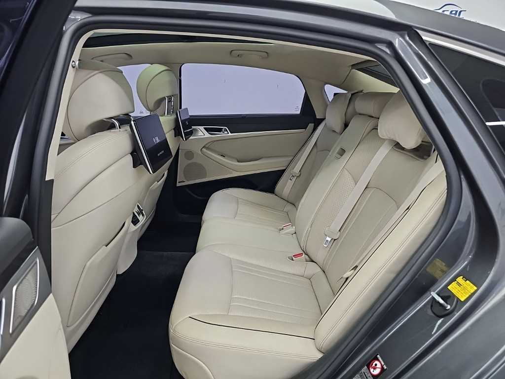 Genesis G80 — photo 12