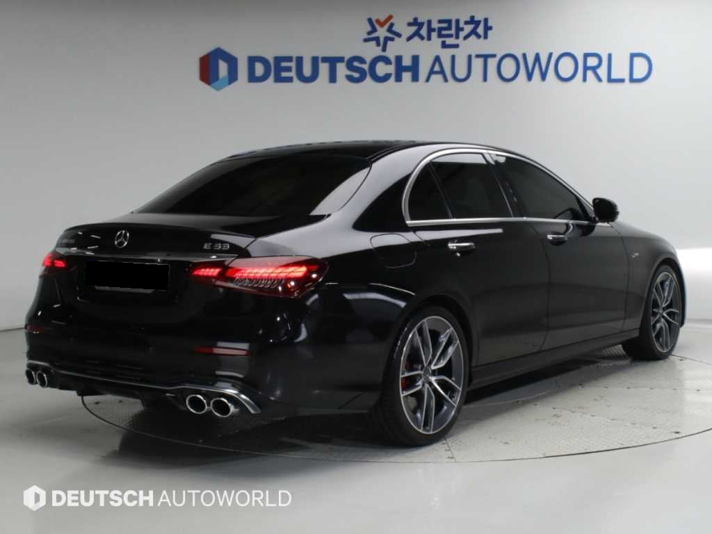 Mercedes-Benz E-Class — photo 02