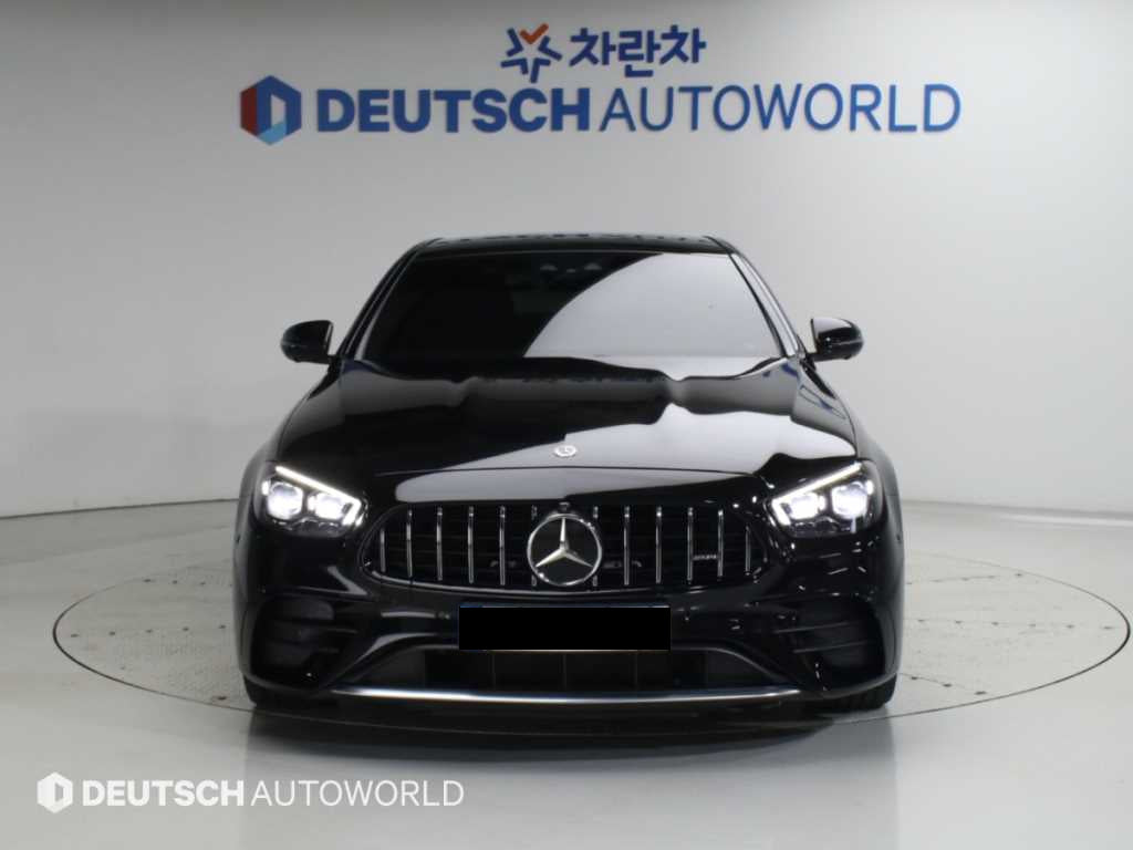 Mercedes-Benz E-Class — photo 03