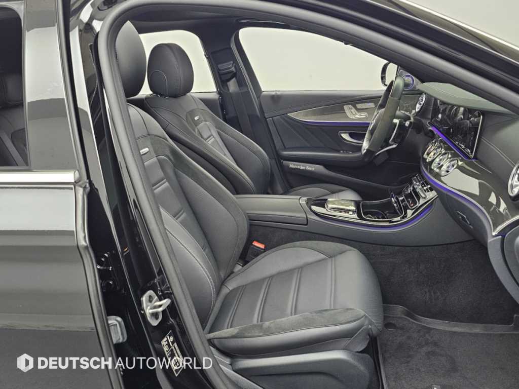 Mercedes-Benz E-Class — photo 10