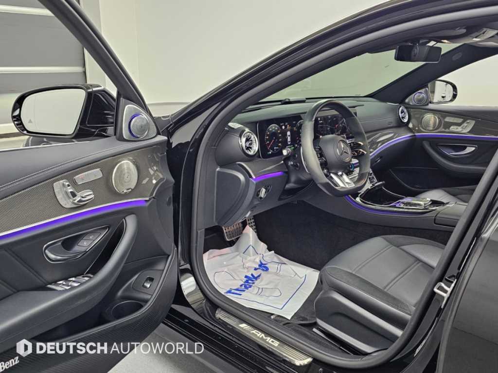 Mercedes-Benz E-Class — photo 11