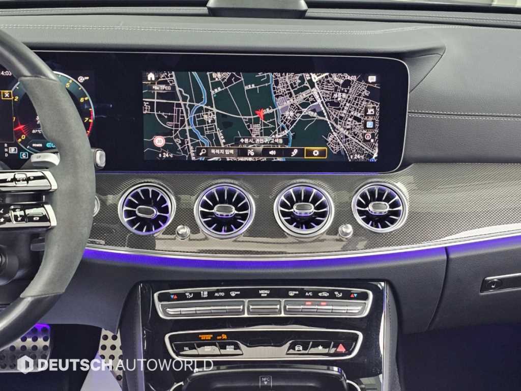 Mercedes-Benz E-Class — photo 14