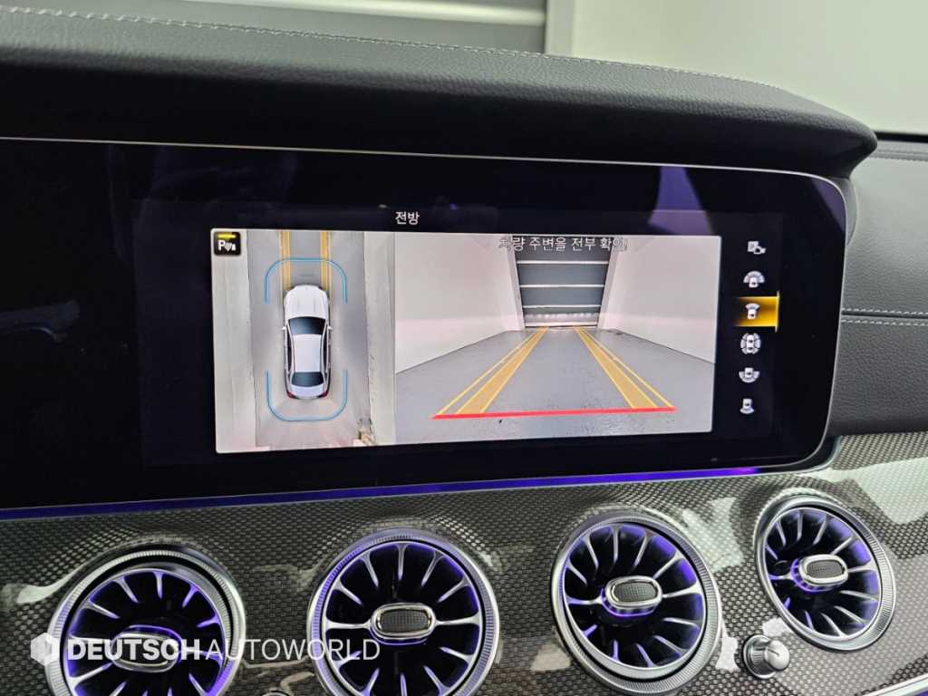 Mercedes-Benz E-Class — photo 15