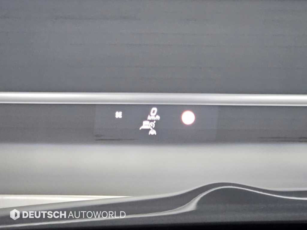 Mercedes-Benz E-Class — photo 17