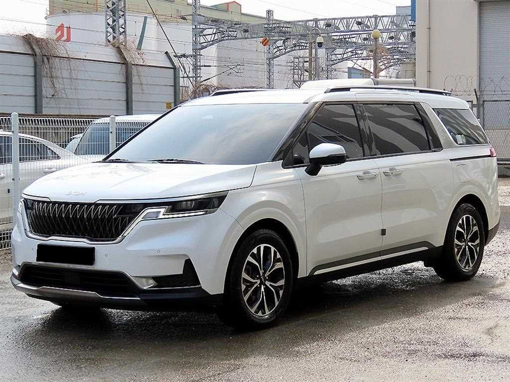 Kia Carnival — photo 02