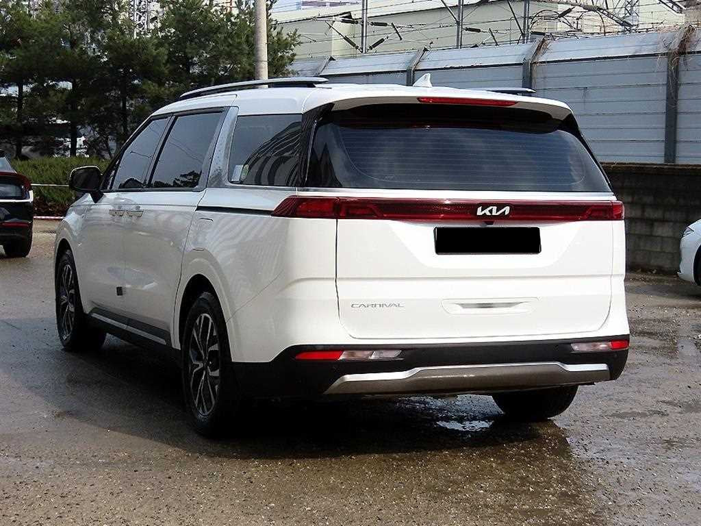 Kia Carnival — photo 03