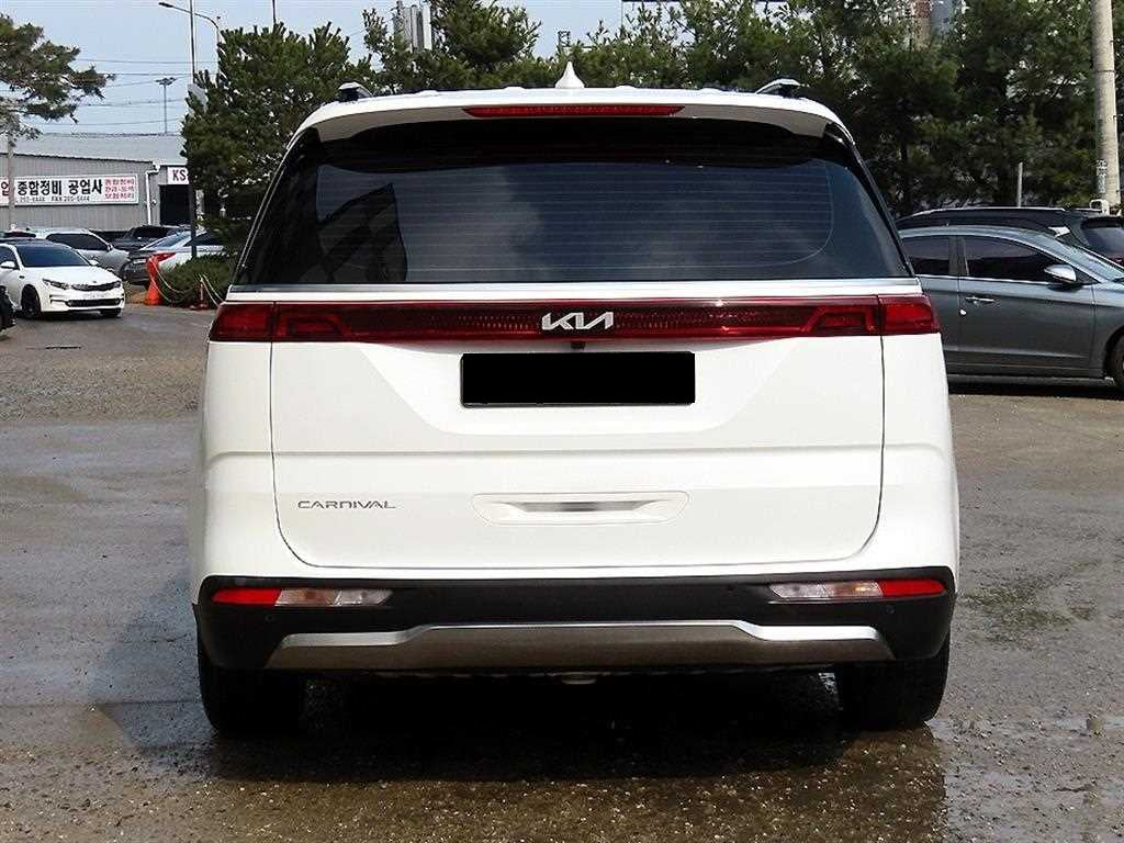 Kia Carnival — photo 04