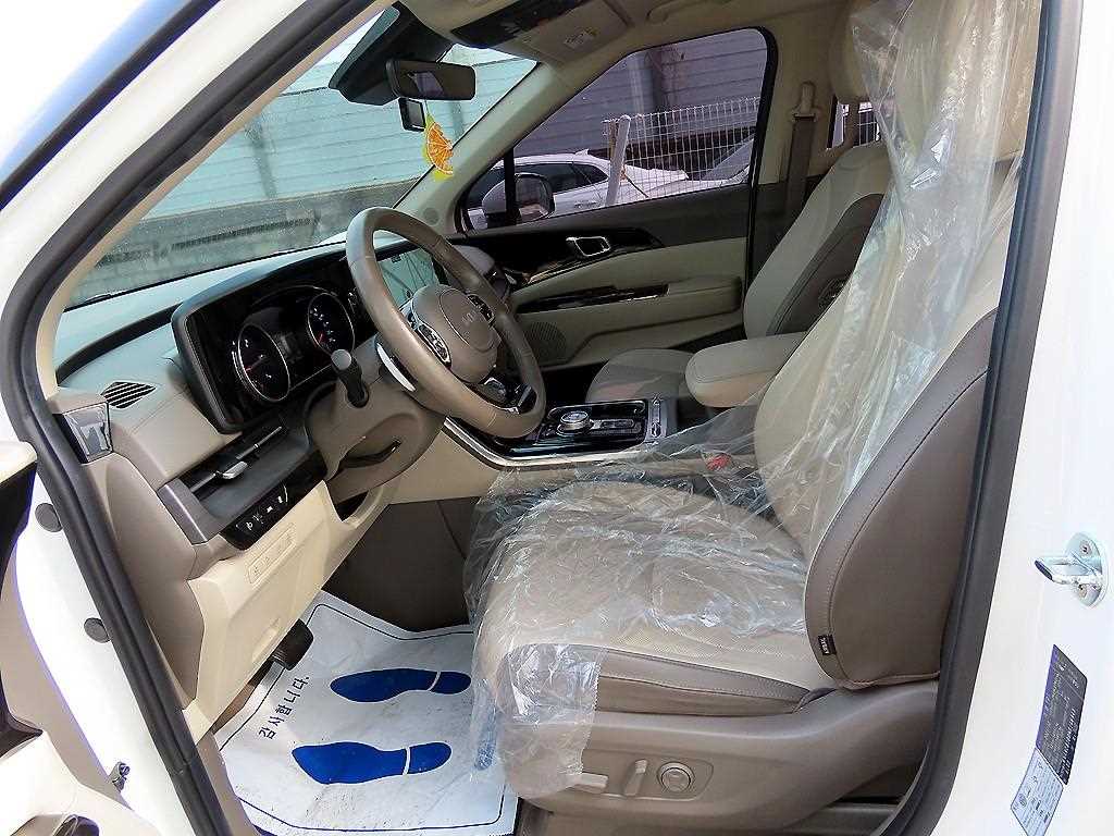 Kia Carnival — photo 05