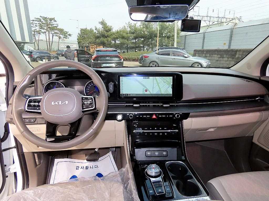 Kia Carnival — photo 08