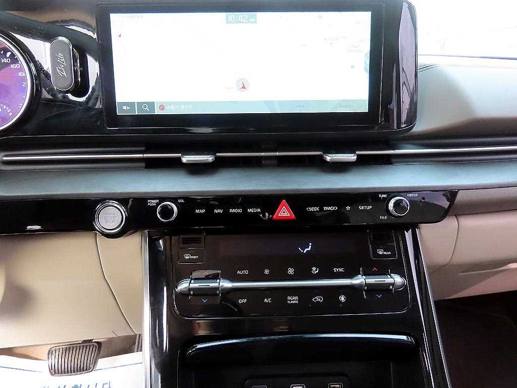 Kia Carnival — photo 14