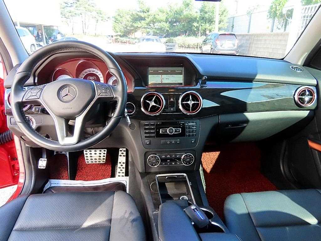 Mercedes-Benz GLK-Class — photo 07