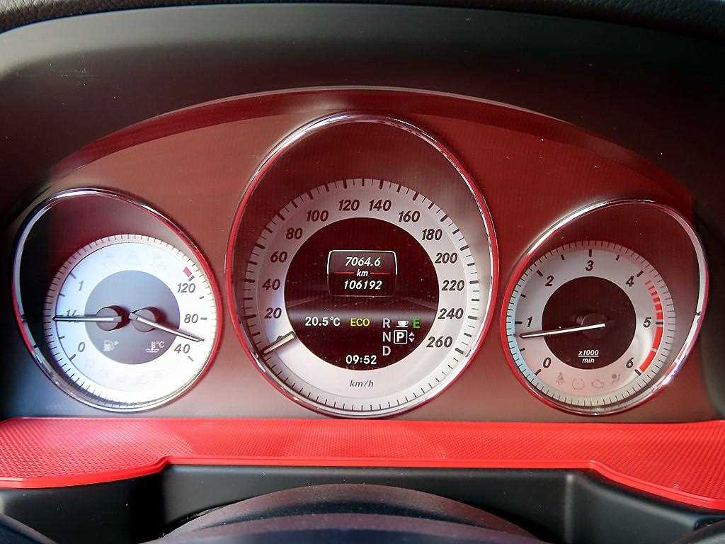 Mercedes-Benz GLK-Class — photo 09