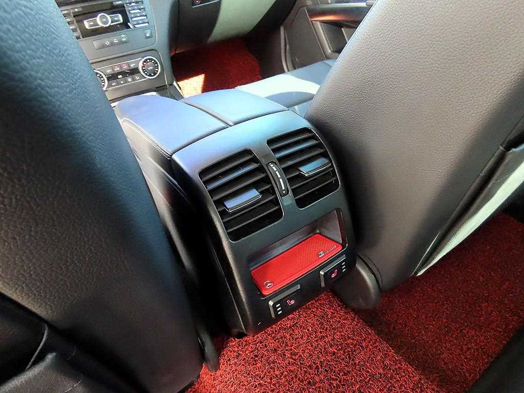 Mercedes-Benz GLK-Class — photo 14