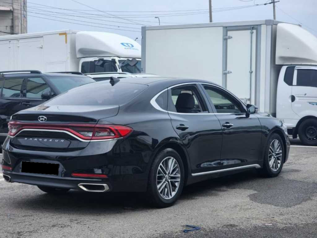 Hyundai Grandeur — photo 02