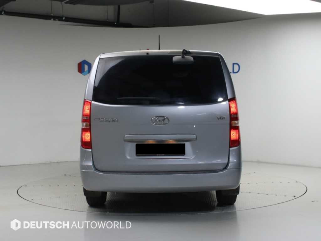Hyundai Starex — photo 04