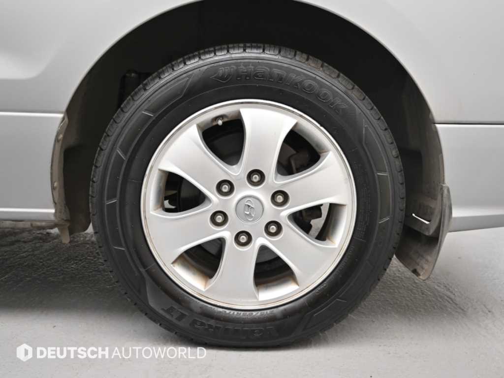 Hyundai Starex — photo 05