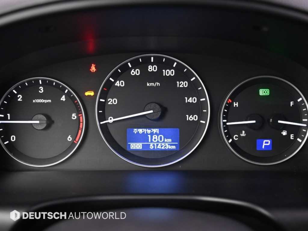 Hyundai Starex — photo 08