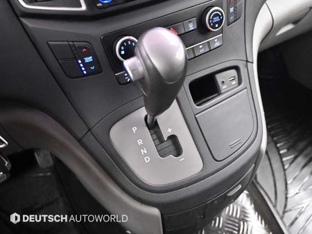 Hyundai Starex — photo 09