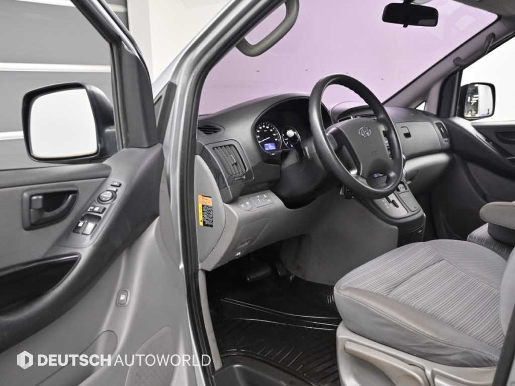 Hyundai Starex — photo 11