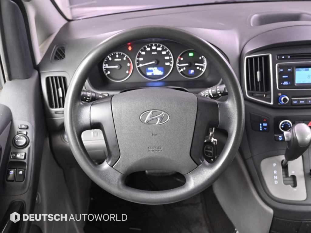 Hyundai Starex — photo 13