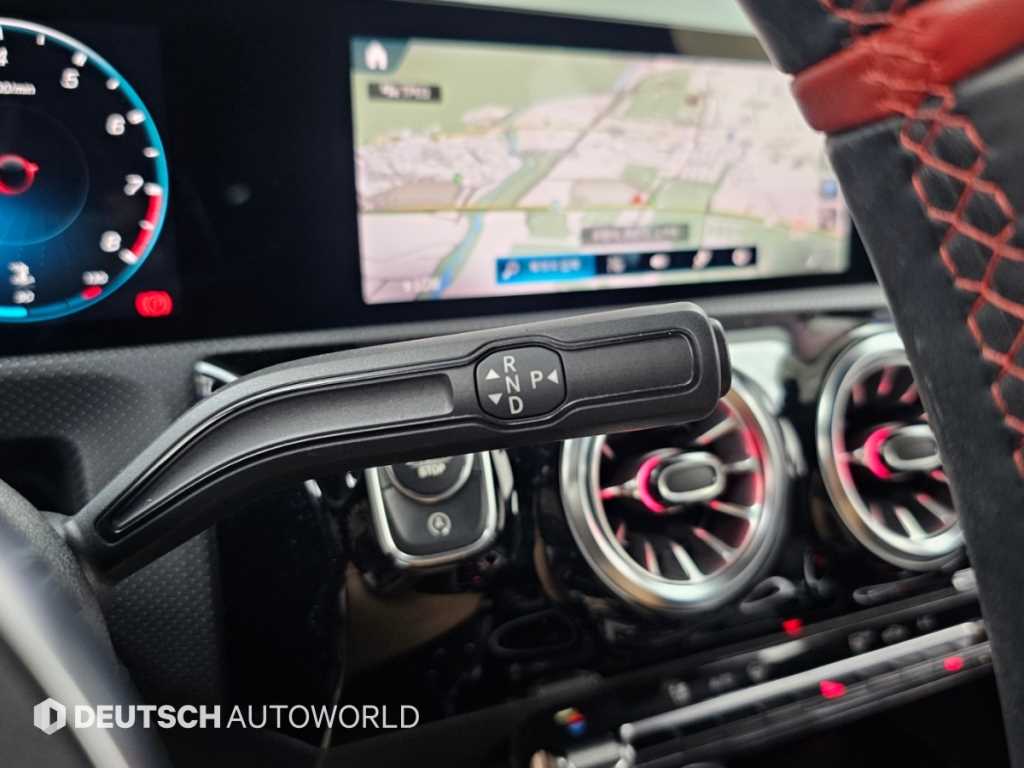Mercedes-Benz CLA-Class — photo 09