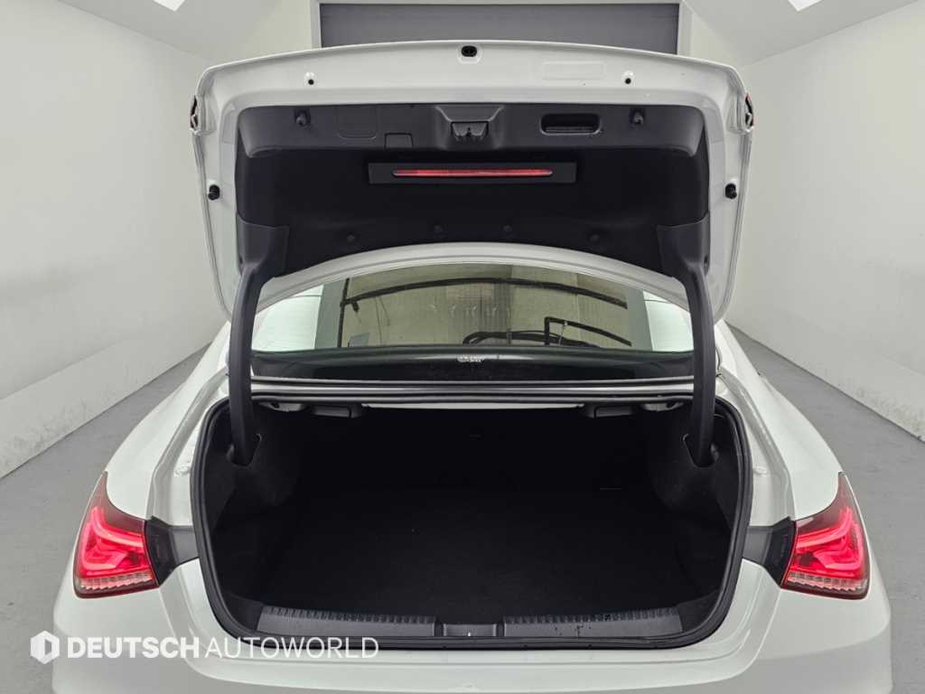 Mercedes-Benz CLA-Class — photo 19