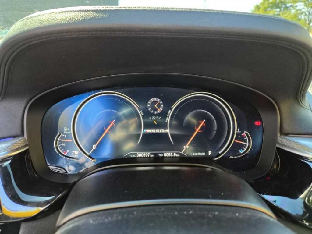 BMW 5-Series — photo 05