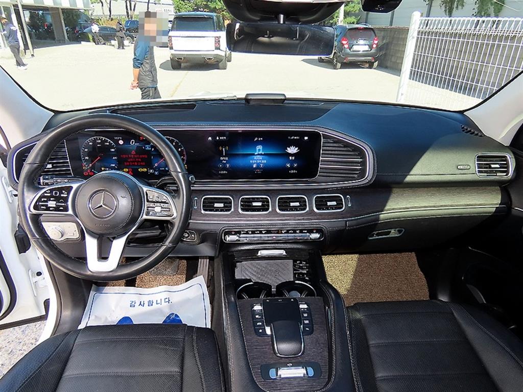 Mercedes-Benz GLE-Class — photo 07