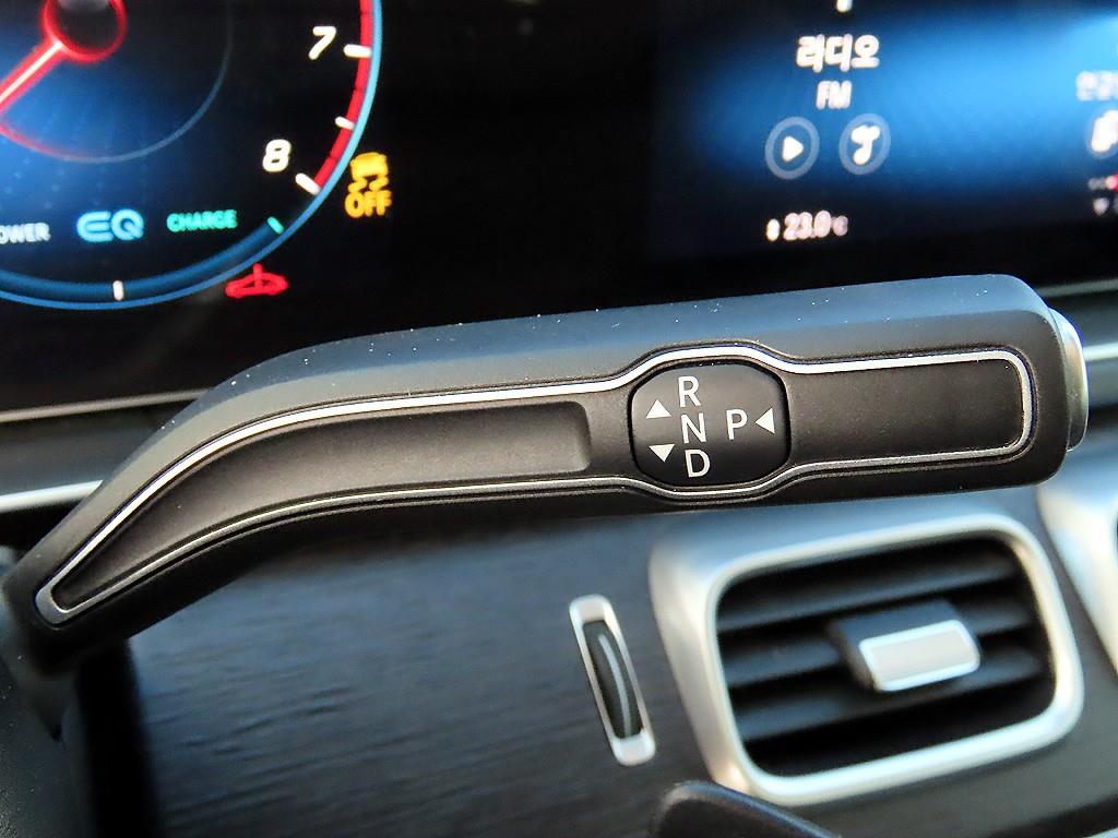 Mercedes-Benz GLE-Class — photo 11