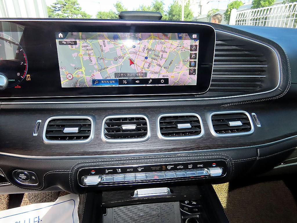 Mercedes-Benz GLE-Class — photo 12