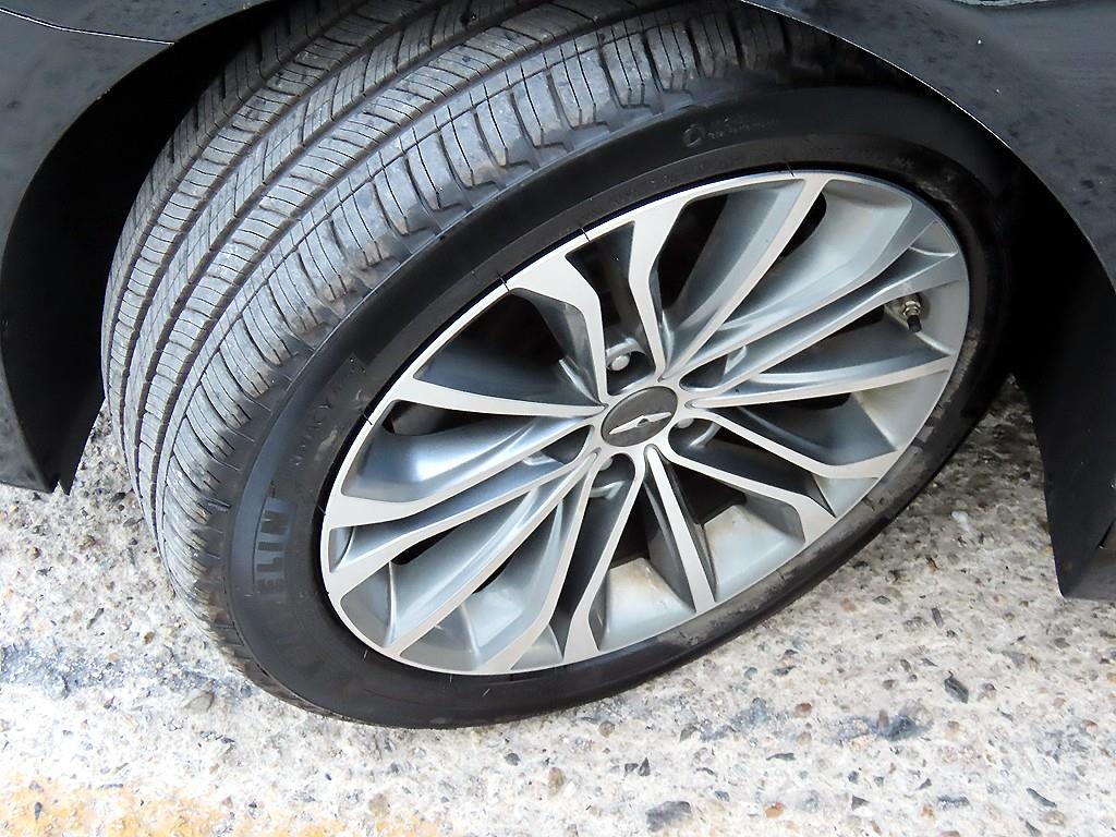 Hyundai Genesis — photo 20