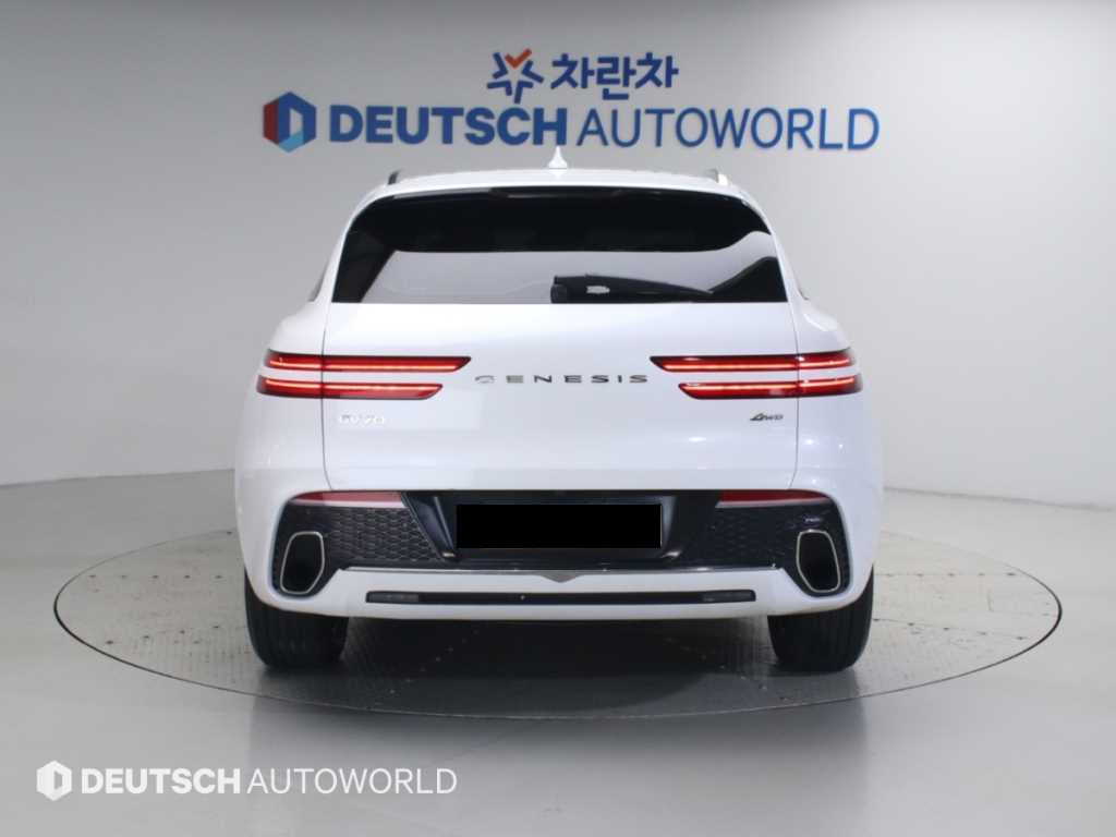 Genesis GV70 — photo 04