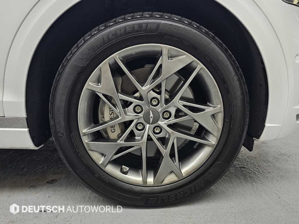 Genesis GV70 — photo 05