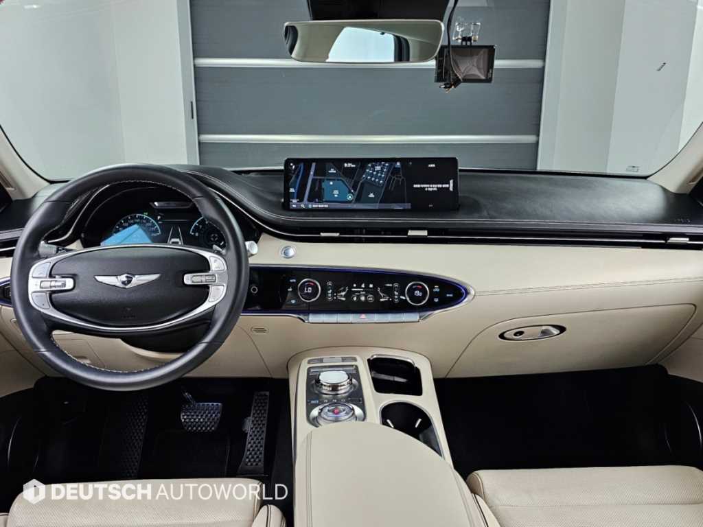 Genesis GV70 — photo 07